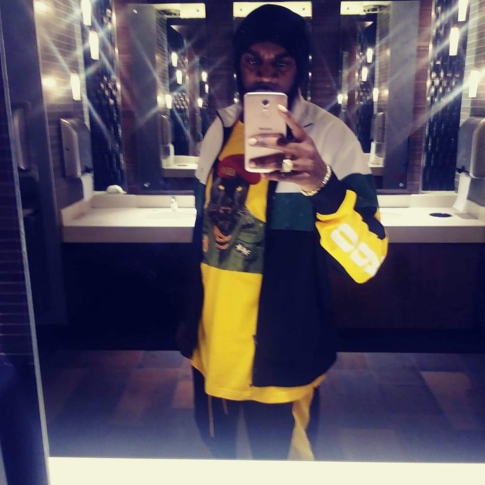 Meet your Posher, Deandre